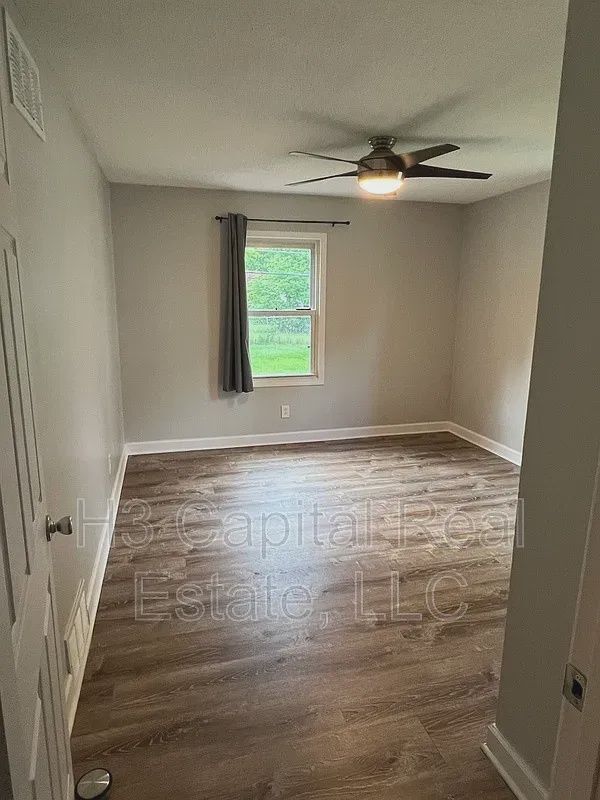 Building Photo - 115 Alice Dr