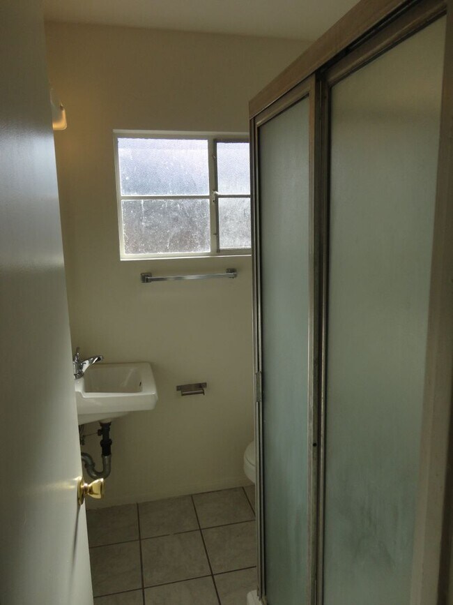 Building Photo - Close to SDSU 4 Bedroom Home!!