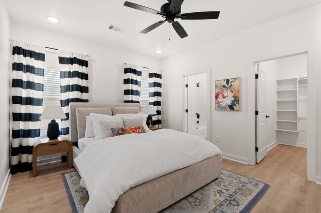 Building Photo - 8818 Cantera Dr
