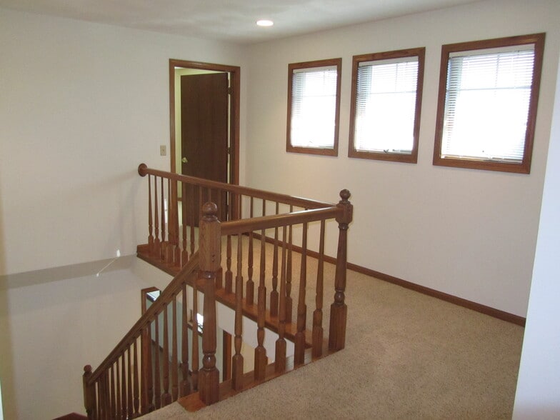 Building Photo - N511 Willowcrest Ct