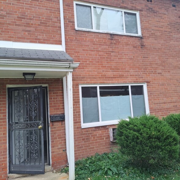 Building Photo - 23756 Banbury Cir