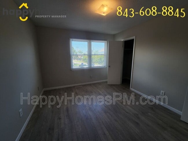Building Photo - 921 Nabors Dr