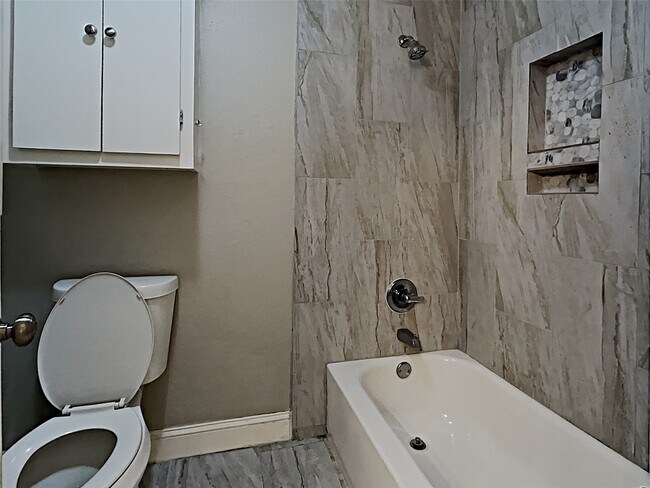 Building Photo - 14020 Schroeder Rd