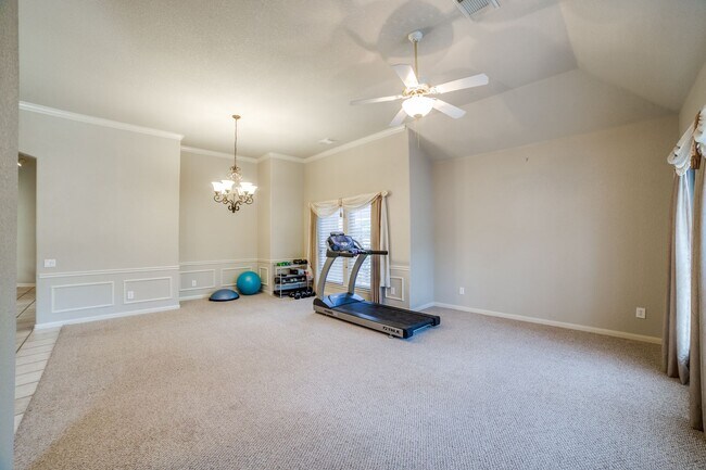 Building Photo - BEAUTIFUL SINGLE-STORY 3-BEDROOM HOME IN S...