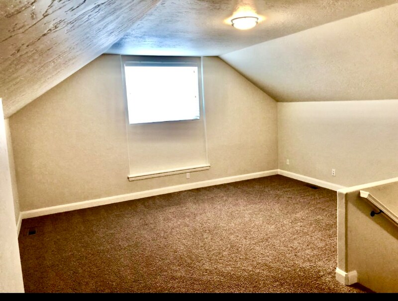 Building Photo - 4639 N Maplestone Ave