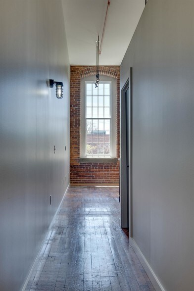 Building Photo - 1350 Rosa L Parks Blvd