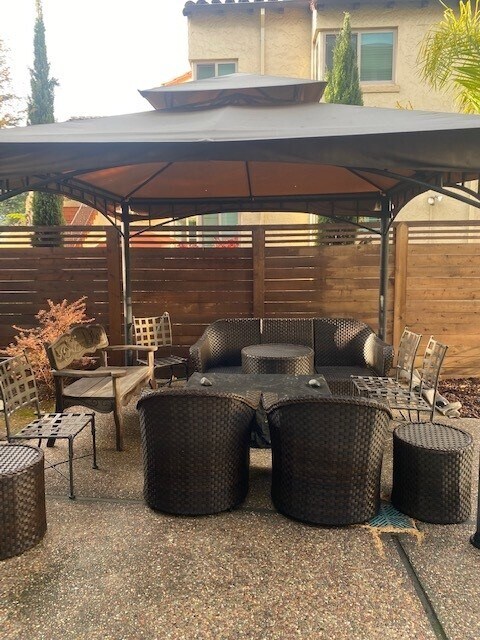 Building Photo - 6 Seville Way