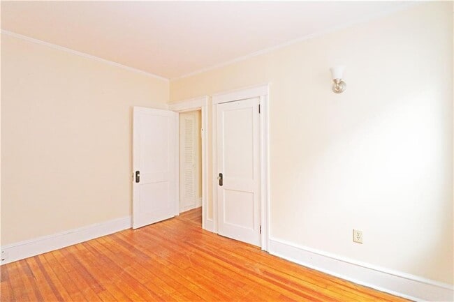 Building Photo - 30 Thurston Ave