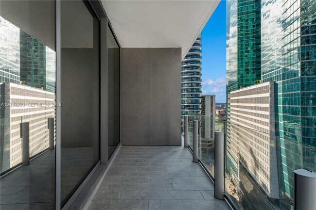 Building Photo - 300 Biscayne Blvd Way