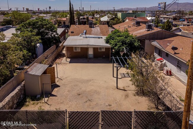 Building Photo - 3611 Yandell Dr