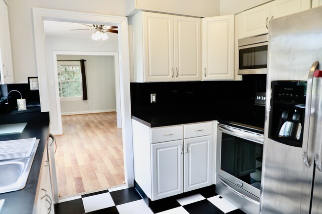 Building Photo - Magnolia Heights