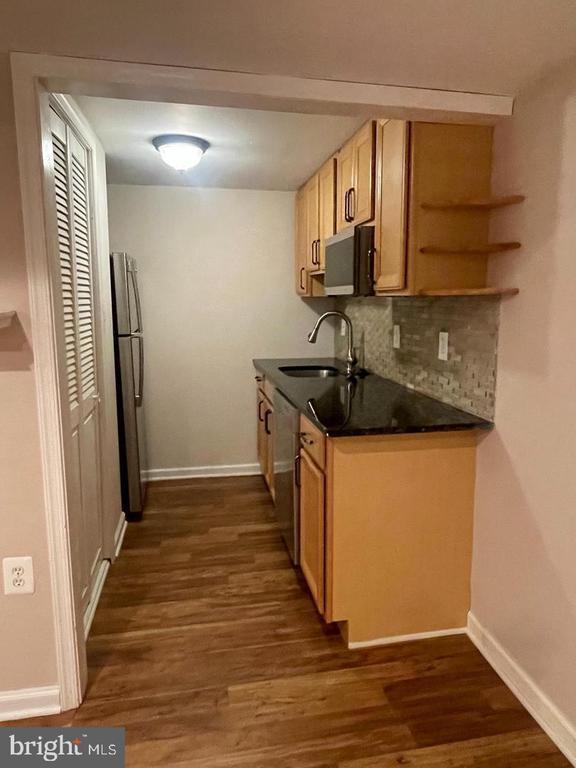 Building Photo - 6223 Rathlin Dr