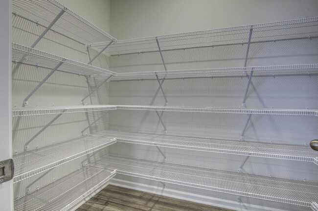 Building Photo - 142 Paddle Boat Wy