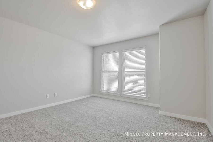 Building Photo - 13407 Ave. R-1(FS)