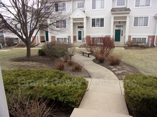 Building Photo - 652 S Rosehall Ln