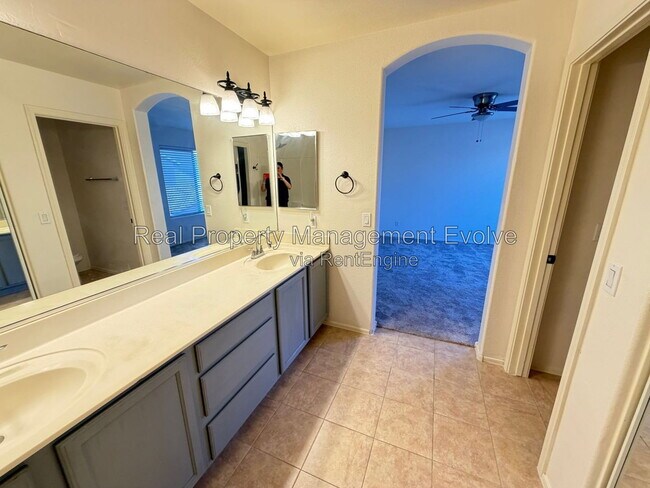 Building Photo - 2060 N 30th St