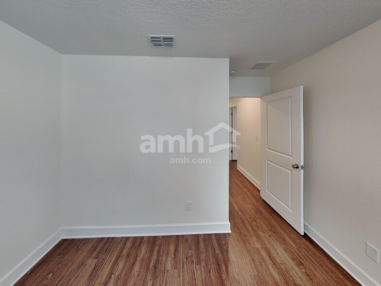 Building Photo - 158 Opal Way