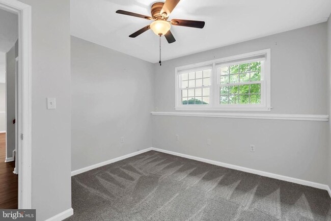 Building Photo - 644 Jasontown Rd