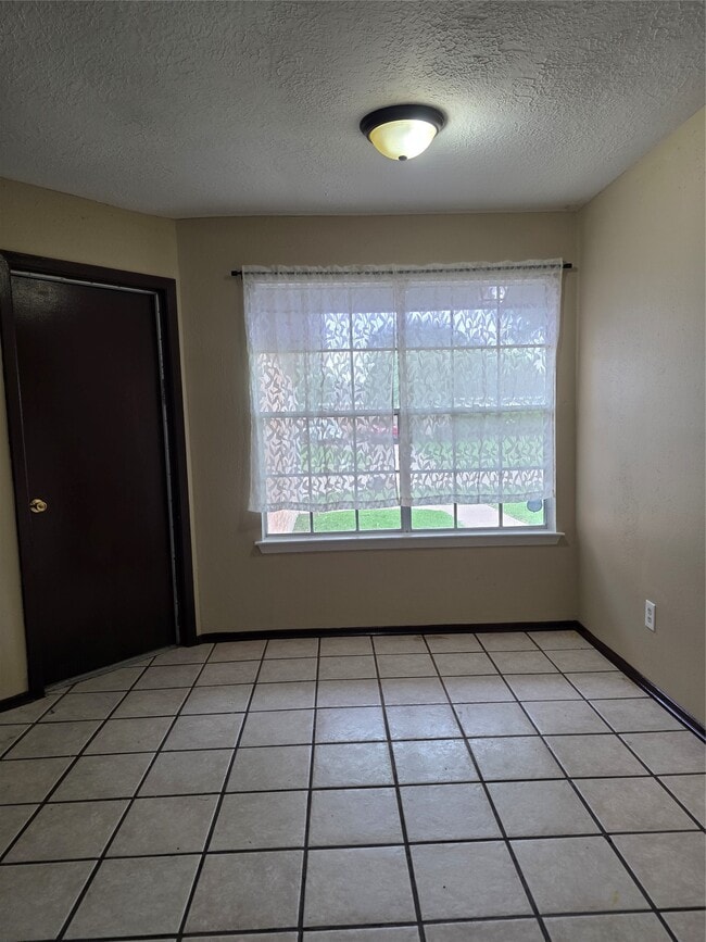 Building Photo - 19410 Westhaven Dr