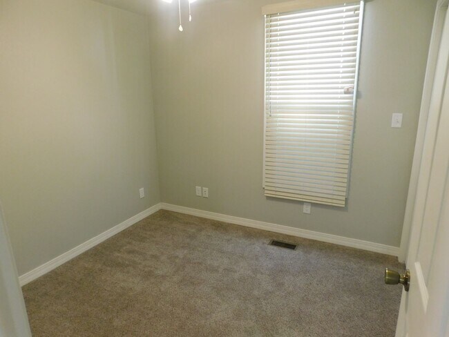 Building Photo - Central Air! Updated 2 Bedroom/1 Bath Rancher - $1,100/$1,650
