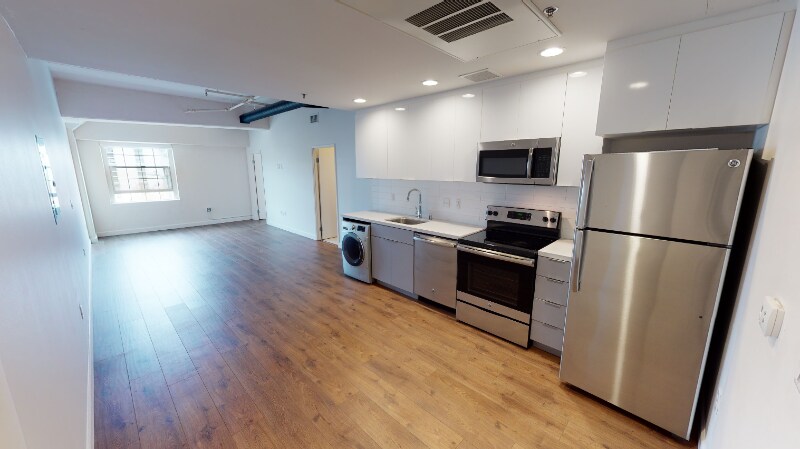 Building Photo - 3550 W 6th St