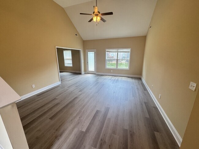 Building Photo - 3617 Jerry Anderson Dr