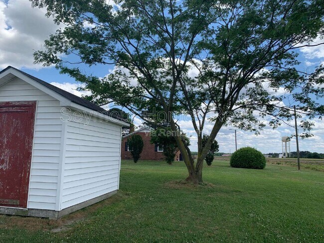 Building Photo - 1286 Country Club Rd