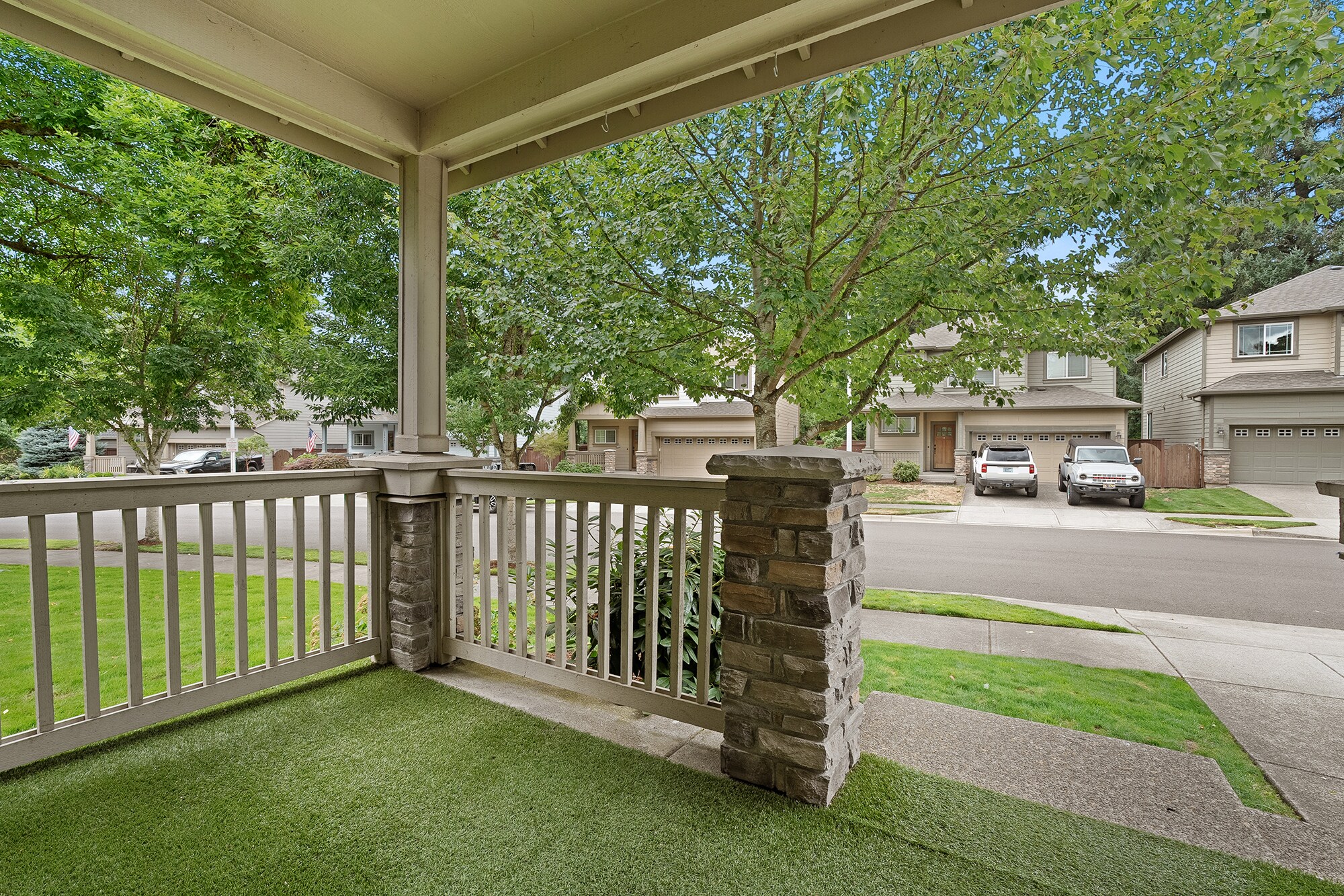 Building Photo - 28616 Greenway Dr