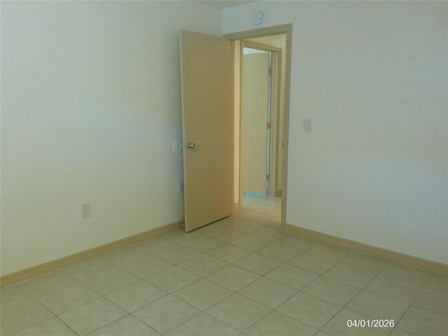 Building Photo - 926 W Carole St