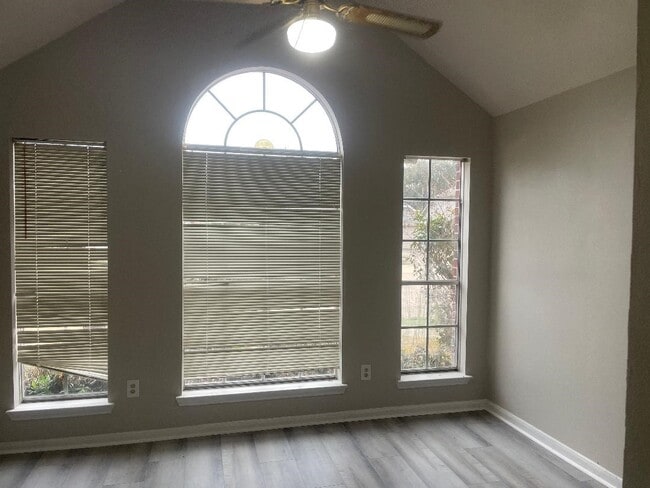 Building Photo - 16302 Cobble Springs Ct