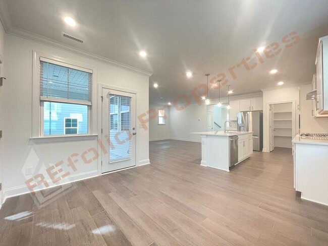 Building Photo - Beautiful Brand New 4 Bedroom, 3 Bathroom ...