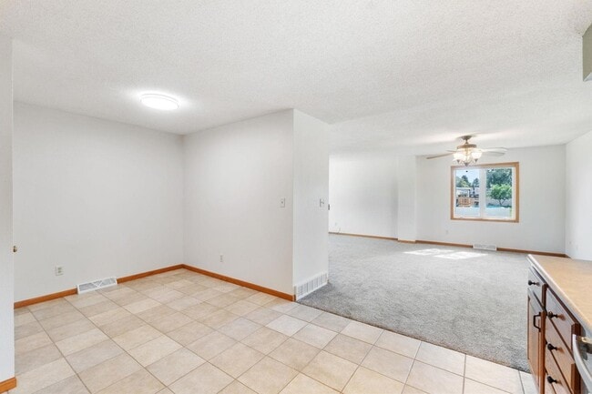 Building Photo - 418 Colby Rd