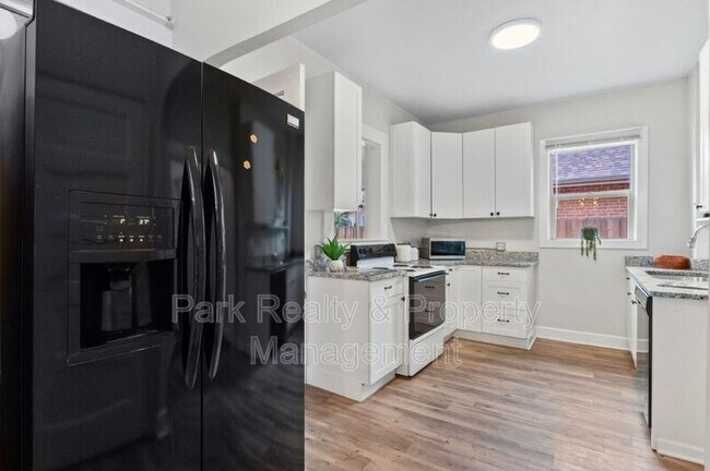 Building Photo - 2742 W Denver Pl