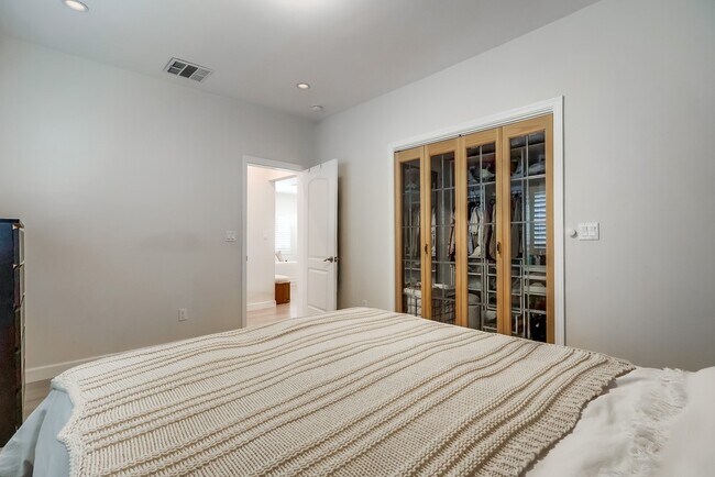 Building Photo - 4427 Topaz St