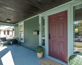 Building Photo - Stunning 3 bedroom , 1 bath in Tuxedo Park