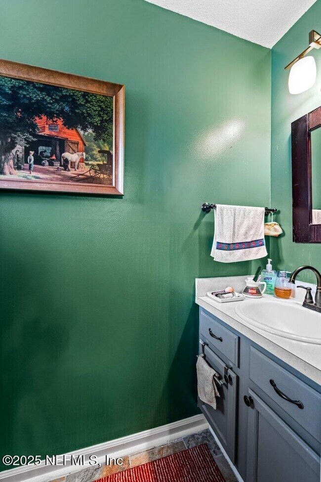 Building Photo - 3519 Rain Forest Dr W