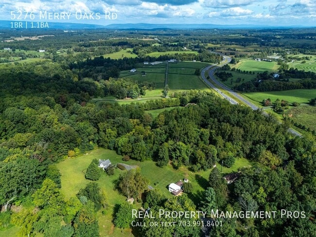 Building Photo - 5276 Merry Oaks Rd