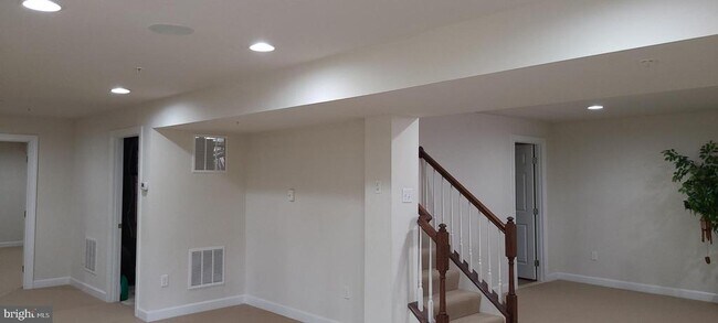 Building Photo - 4506 Nightingale Ct