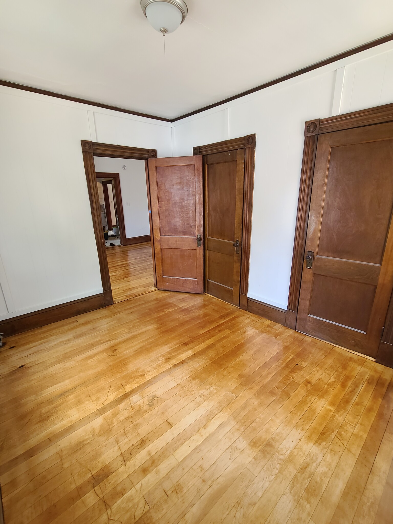 4th bedroom with two closets - 489 Lincoln St