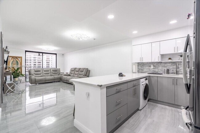 Building Photo - 600 Three Islands Boulevard