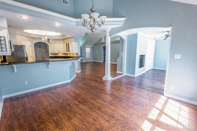 Building Photo - 400 Ridge Wood Cir