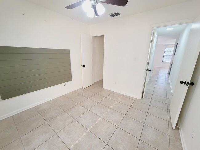 Building Photo - 2104 Victory Garden Ln