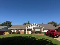 Building Photo - 3623 Linda Ave