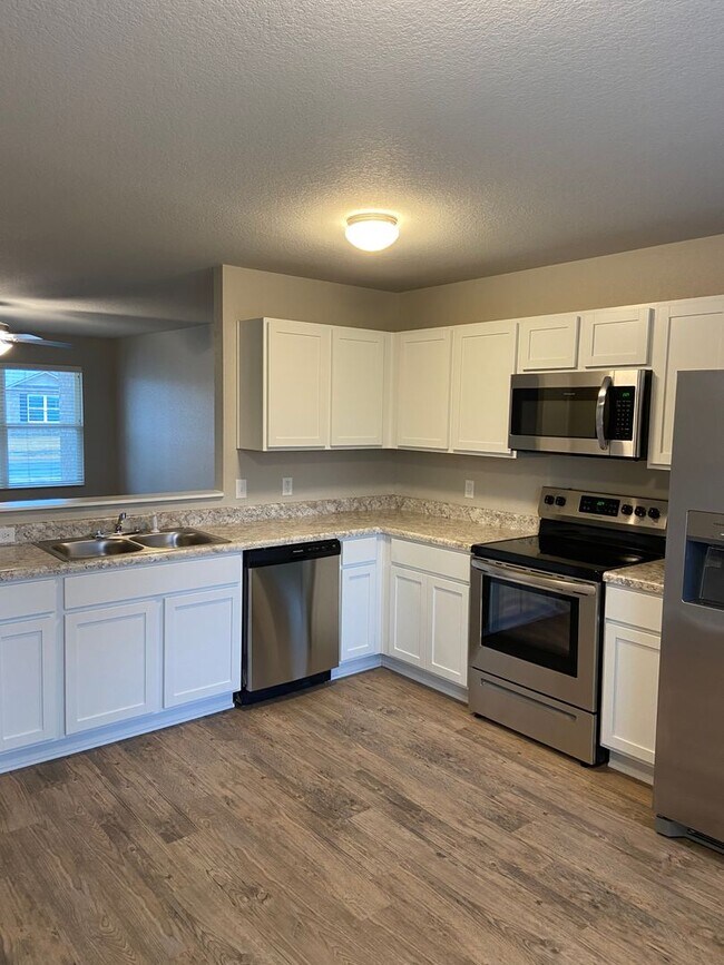 Building Photo - Available Now! | Beautiful 3 Bedroom, 2 Bath Home with Private Backyard in Conway