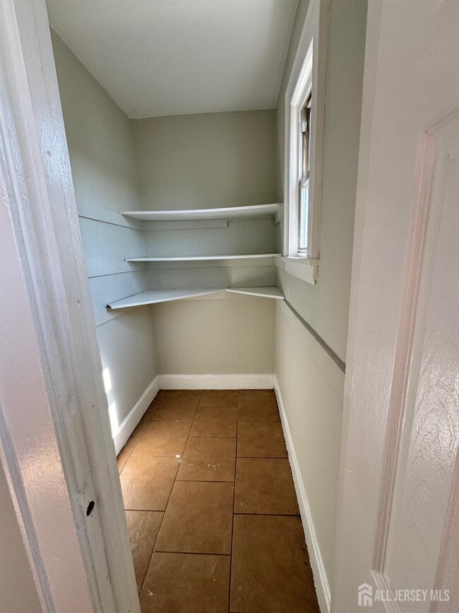 Building Photo - 123 University Pl