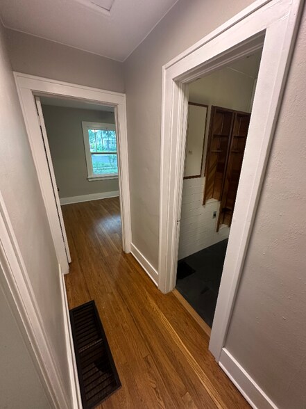 Building Photo - 1601 N El Paso St