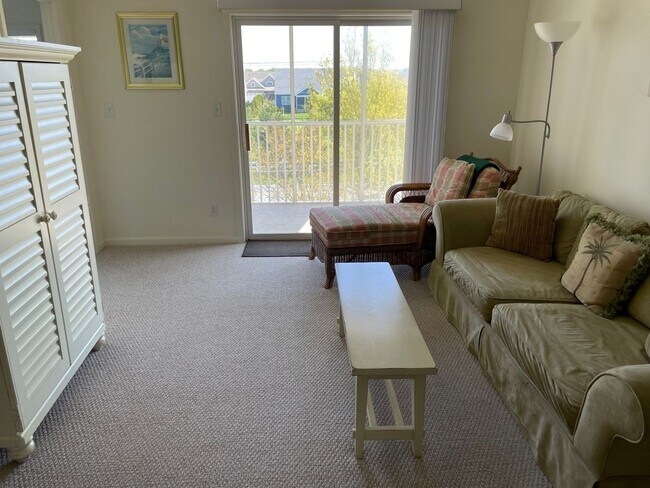 Building Photo - Village of 5 Points Condo- where you can walk to everything!