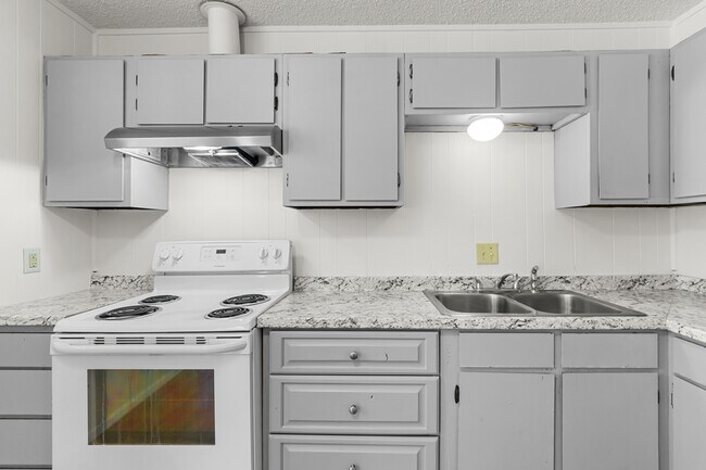 Building Photo - 106 Apache Hills Dr