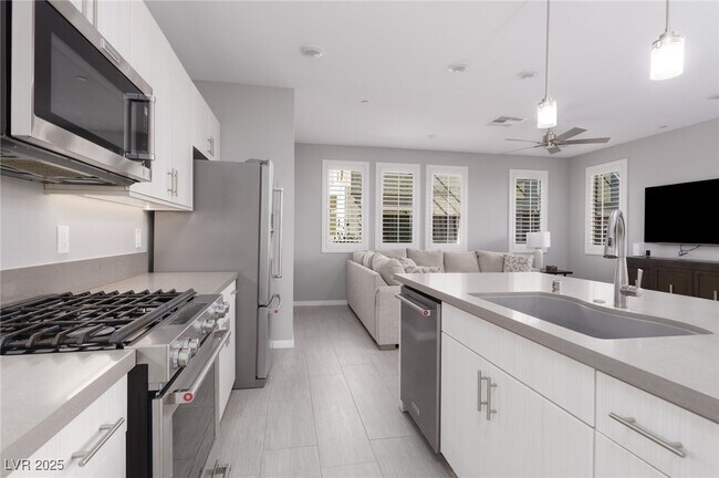 Building Photo - 11272 Gravitation Dr