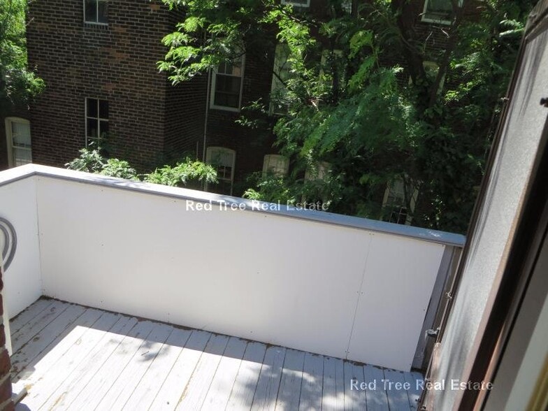 Building Photo - 49 St Germain St